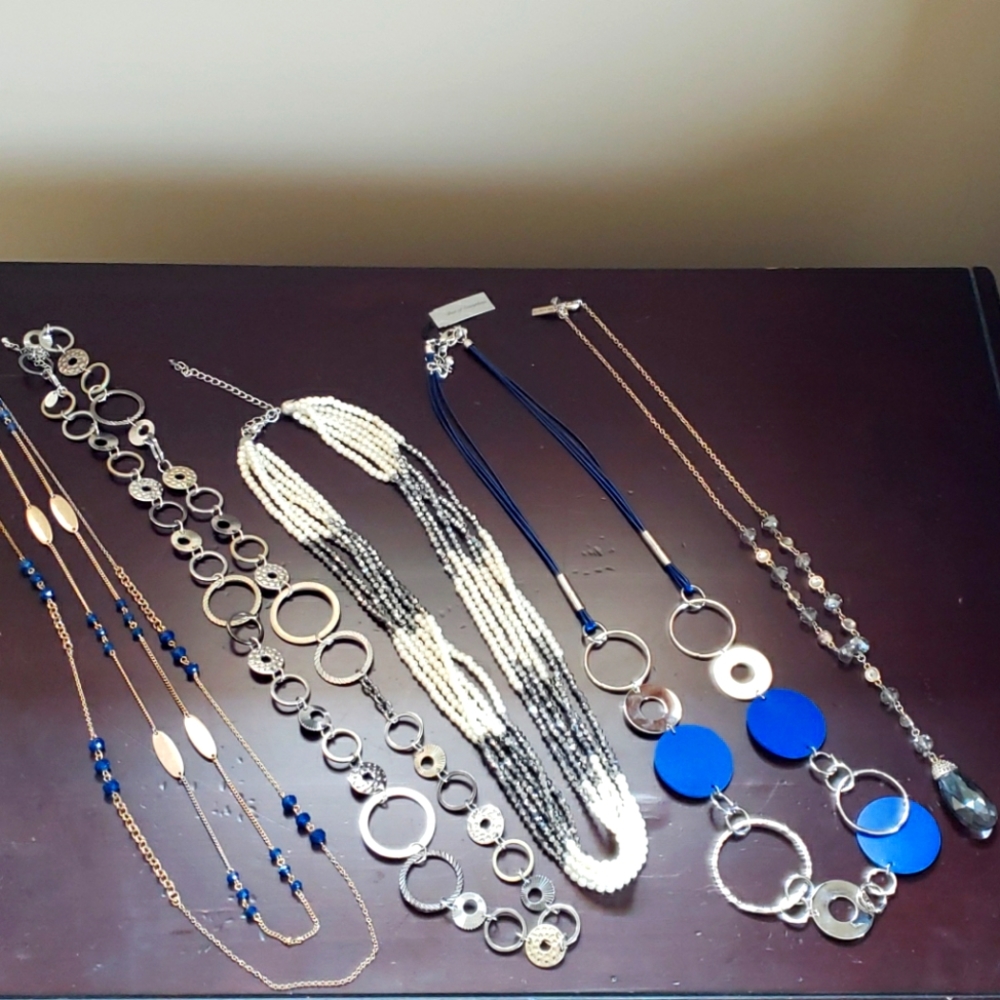 Long necklace lot